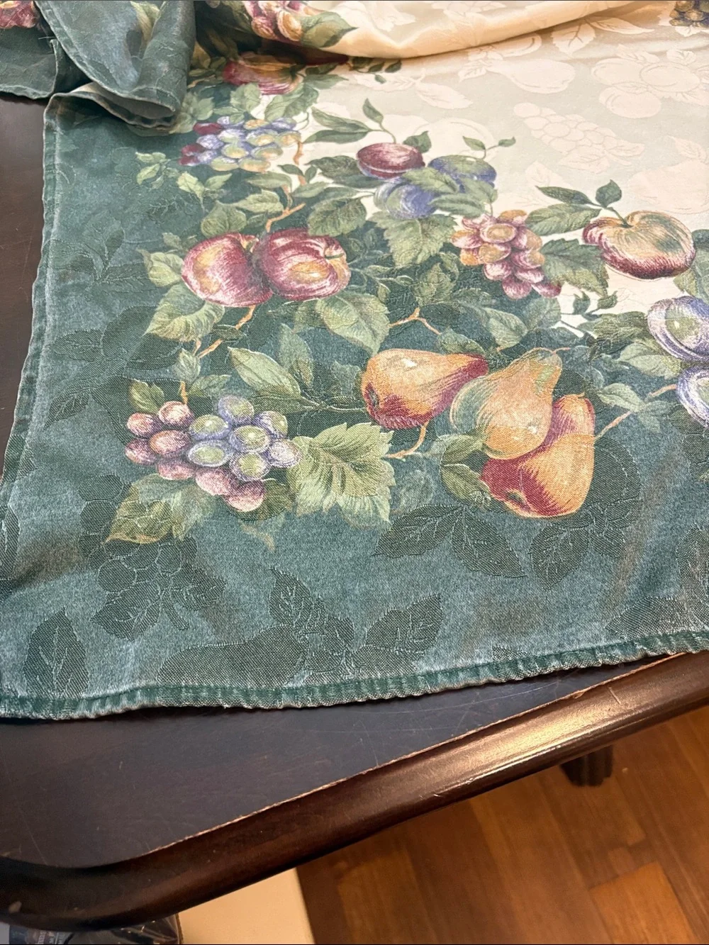 Fruit Basket Print Tablecloth in Cream and Green